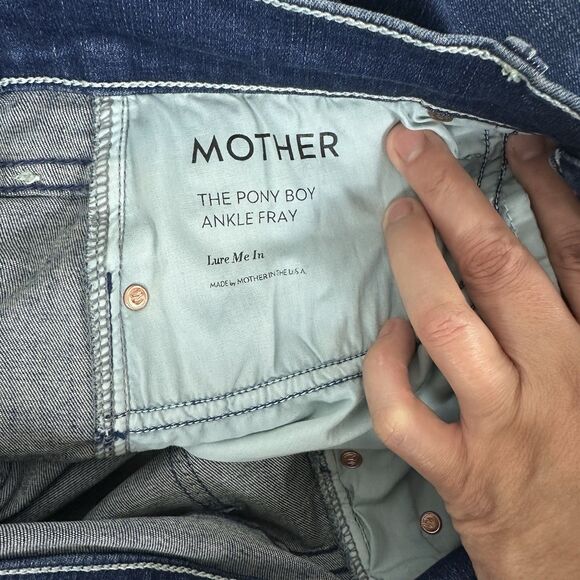 MOTHER Jeans The Pony Boy Ankle Fray Jeans Lure me In  Wash Raw Hem Women Sz  28 - Picture 14 of 14